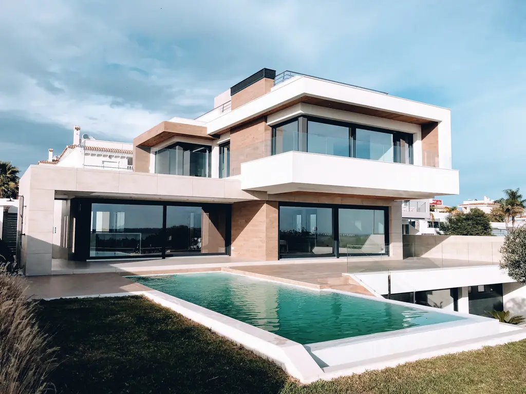 Villa contemporaine avec piscine